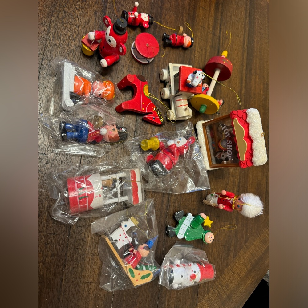 Vintage Wooden Christmas Ornaments Miniature Lot Of 15 New & Used‎ & 1 Enesco E